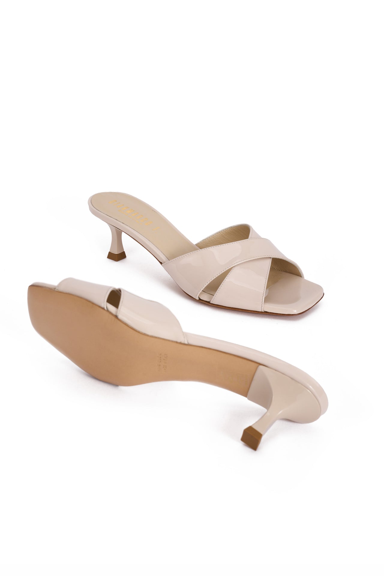 Sandalo Donna in vernice off white